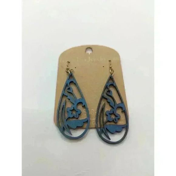 NWT Womens Dangling Earrings Multiple Styles Wood Metal Plastic Set Of 3 Pairs - Picture 2 of 6